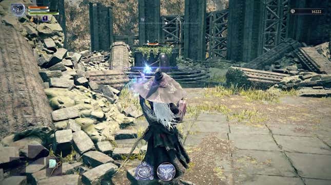 Recluse attacks an enemy in a courtyard.