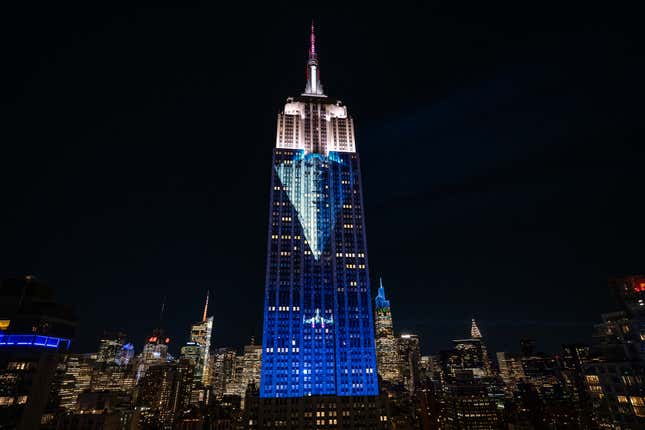 Image for article titled Star Wars and the Empire Took Over the Empire State Building
