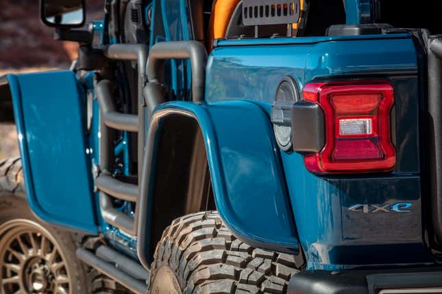 Image for article titled Just a Ton of Photos of the 2023 Easter Jeep Safari Concept Rigs