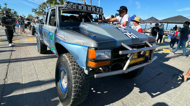 Imagen para el artículo titulado Aquí está todo lo interesante que vi al inicio de la Baja 1000