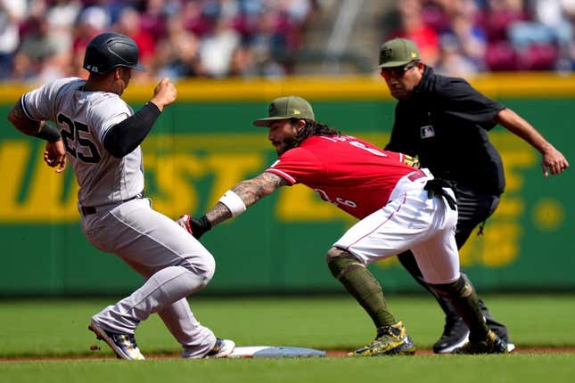 Gleyber Torres moves back to second base