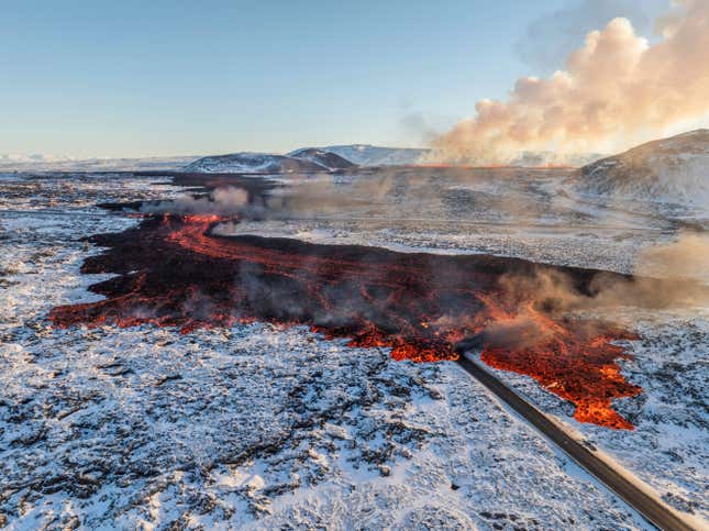 Image for article titled Dramatic Iceland Eruption Photos Show Lava Spreading Across Pristine Snow