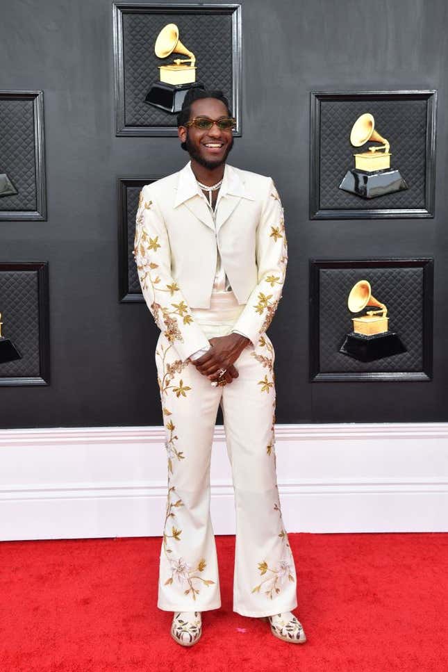 Image for article titled Grammys 2022: Red Carpet Looks