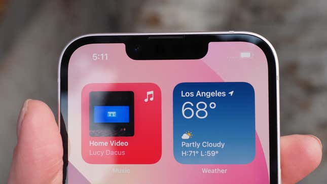 The iPhone 13 notch is noticeably slimmer, but it’s useless because nothing is done with that extra space.