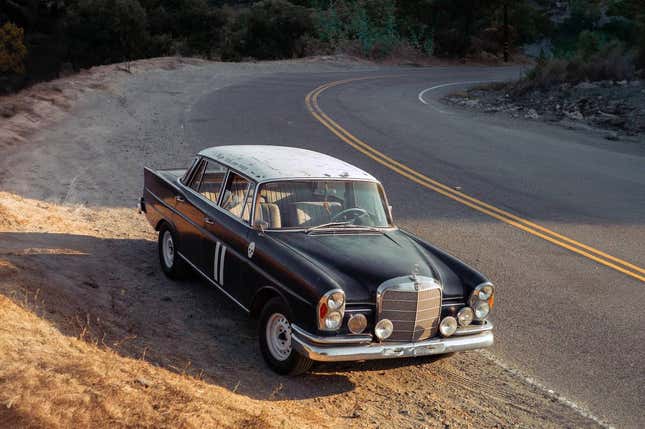 Image for article titled At $10,000, Could This 1965 Mercedes 220S ‘Rat Rod’ Make You A Fintail Fan?