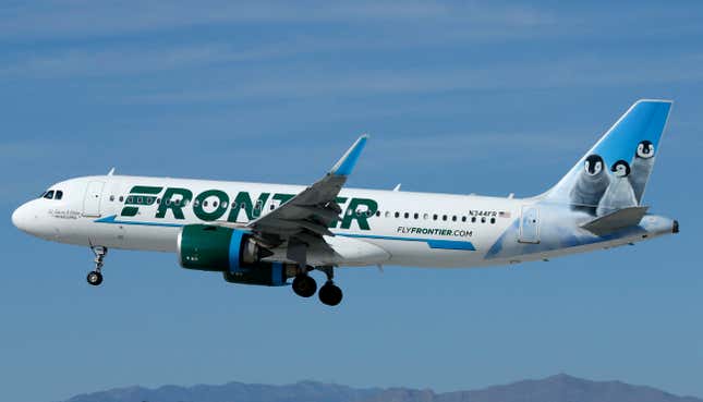 Ein Flugzeug von Frontier Airlines