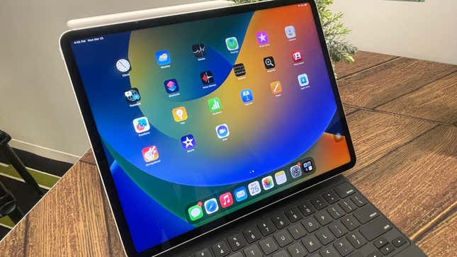 a photo of the ipad pro 6th gen 13 inch