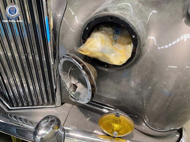 Image for article titled Smugglers Tried to Bring $100M in Drugs into Australia With a Vintage Bentley