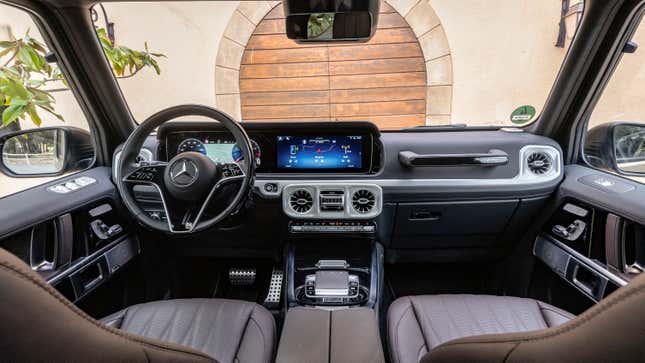 Dashboard of a 2025 Mercedes-Benz G550