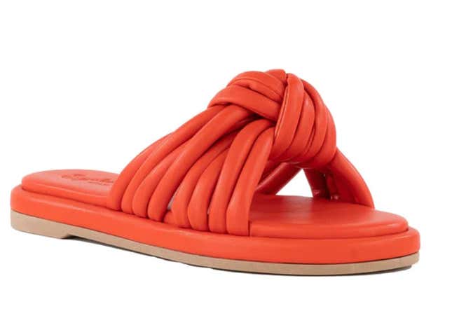 Image for article titled Summer 2023: Even More Shoe Trends You Need Now!