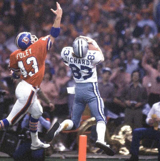 Image for article titled Chris Mortensen, Carl Weathers and the sports figures we've lost in 2024