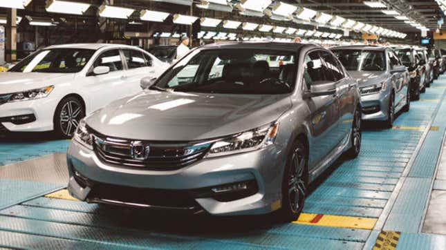 A warehouse full of 2015 Honda Accords