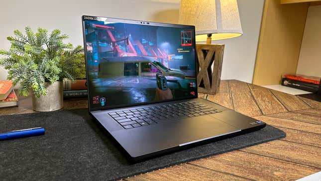 Image for article titled Razer Blade 16 (2024) Review: Beautiful New Screen With Blistering Refresh Rates, But Same Old Issues
