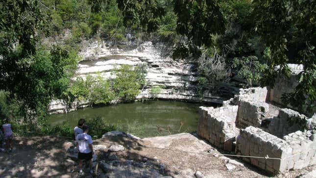 Chichén Itzá'nın Kutsal Cenote'si.