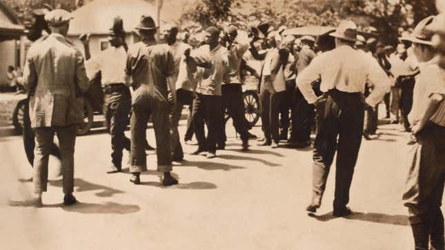 Image de l'article intitulé Une visite des maisons historiques des Noirs, la vérité sur l’été rouge de 1919, des faits sur l’histoire des Noirs dont vous n’avez jamais entendu parler, des moments inoubliables de l’histoire des Noirs et bien plus encore Contenu du Mois de l’histoire des Noirs sans complexe