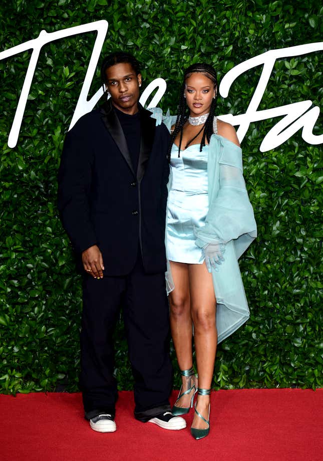 A$AP Rocky und Rihanna nehmen an den Fashion Awards 2019 in der Royal Albert Hall, Kensington Gore, London teil.