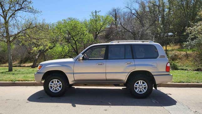 Nice Price or No Dice 2000 Lexus LX 470