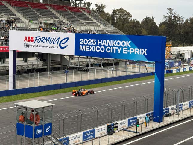 Image for article titled Formula E In Mexico City Proves Nobody Does Sporting Events Like The Mexican Fans