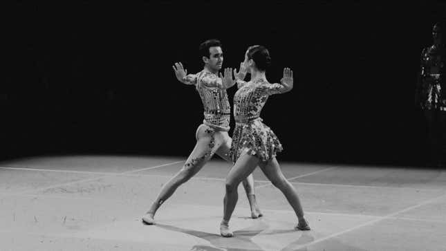 Sebastián Villarini-Vélez and Kennedy Targosz in The World We Left Behind | BalletCollective