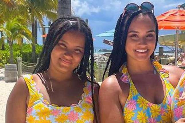 Image for article titled Suspect on the Run after Senseless Killing of Beautiful Mom and Look-alike 11-year-old Daughter