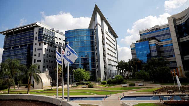  Israeli national flags flutter at a business park also housing high tech companies, at Ofer Park in Petah Tikva, Israel August 27, 2020. 