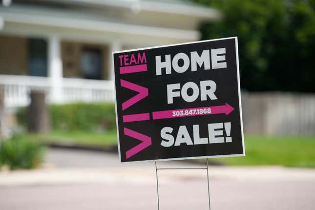 A for sale sign stands outside a single-family residence on Sunday, June 18, 2023, in Denver. On Thursday, Freddie Mac reports on this week&#39;s average U.S. mortgage rates. (AP Photo/David Zalubowski)