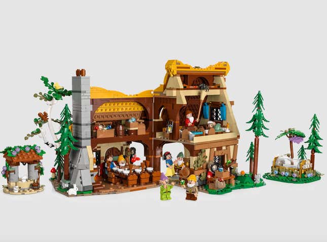 Image for article titled Recreate Snow White's Life, Death, and Resurrection With This Lego Set