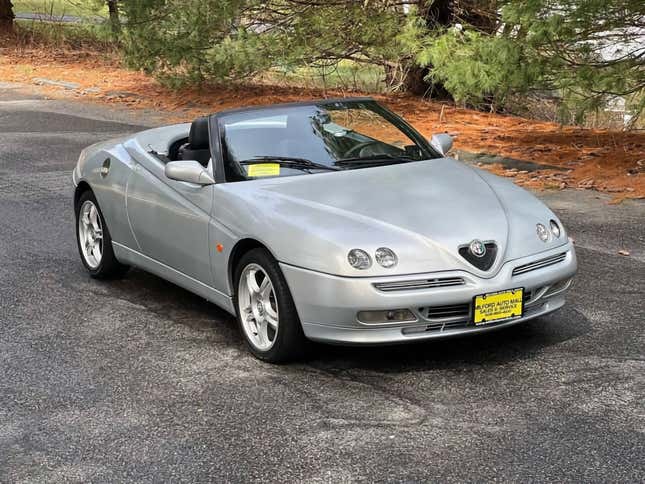 Image for article titled At $12,500, Is This 1998 Alfa Romeo Spider Pretty Fly?