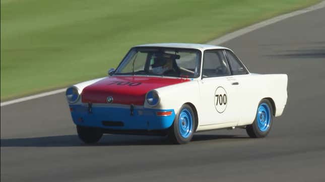 Image for article titled This Two-Cylinder BMW Vintage Racer Has The Most Gusto