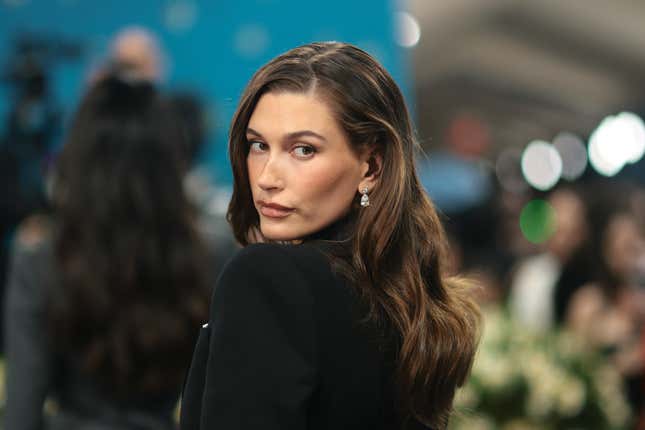 Image for article titled Hailey Bieber beauty brand sells to e.l.f. for $1 billion