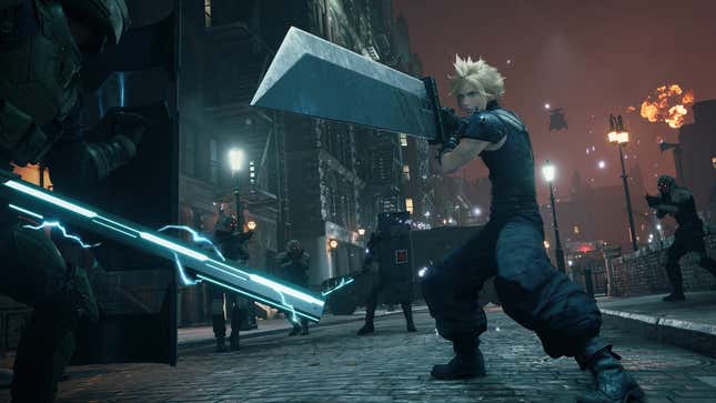 Cloud faisant face vers le bas des soldats Shinra avec l’épée buster dégainée