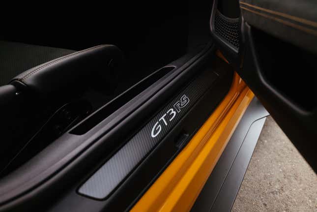 Image for article titled Every Ridiculous High-Tech Feature on the 2023 Porsche 911 GT3 RS