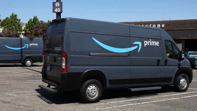Ein Amazon-Lieferwagen