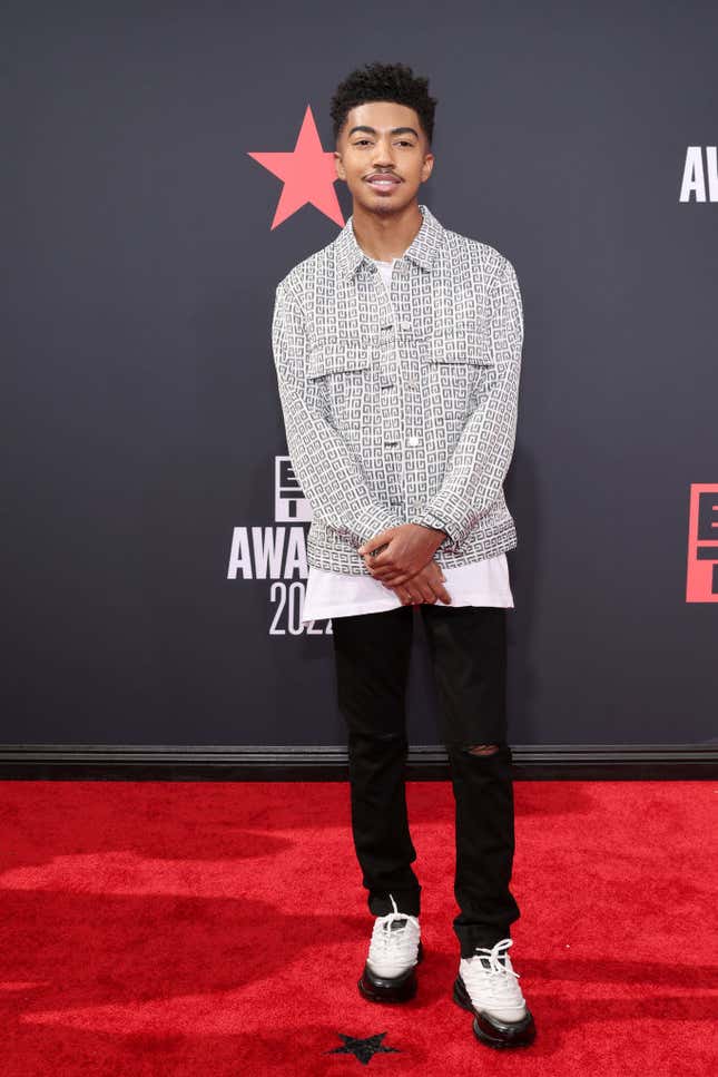 Image for article titled BET Awards 2022: Red Carpet Looks