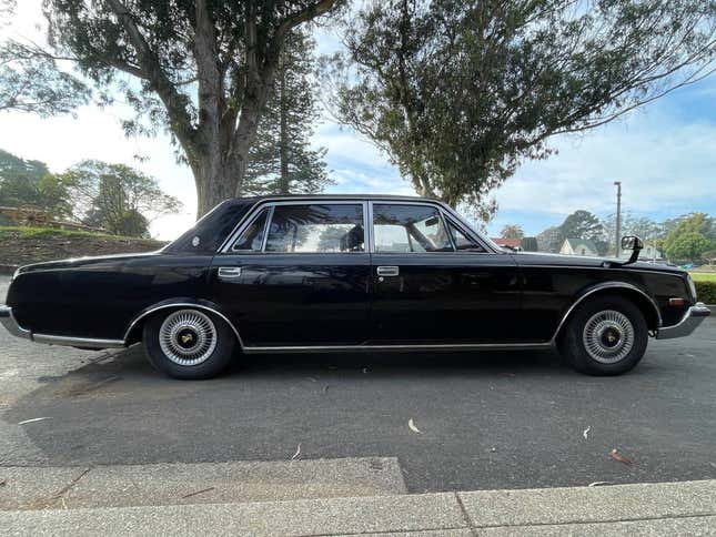Image for article titled At $7,500, Is This 1990 Toyota Century a Once in a Lifetime Deal?