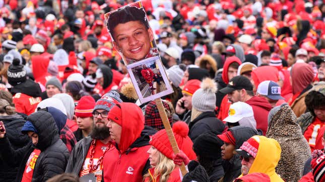 Image for article titled Parade Pat returns, Travis Kelce shoots Fireball, and more from the Kansas City parade