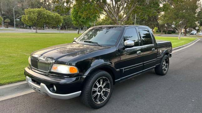 Nice Price or No Dice 2002 Lincoln Blackwood