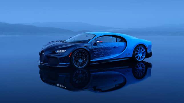 Frontansicht 3/4 des blauen Bugatti Chiron L’Ultime