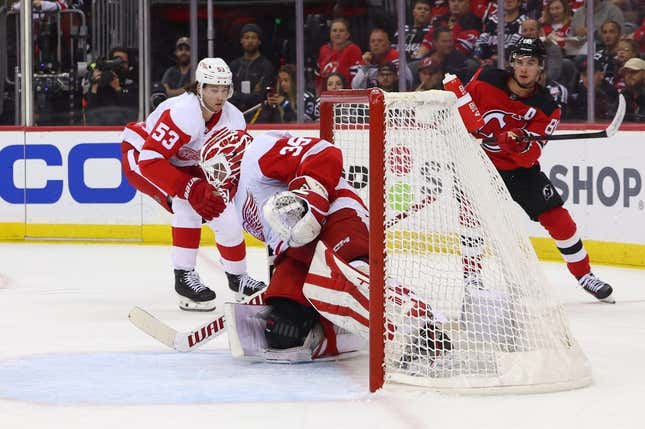 New Jersey takes on Detroit Red Wings in home opener