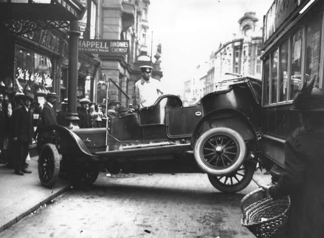 Old-Timey Car Wreck Photos Are The Gift That Keeps On Giving