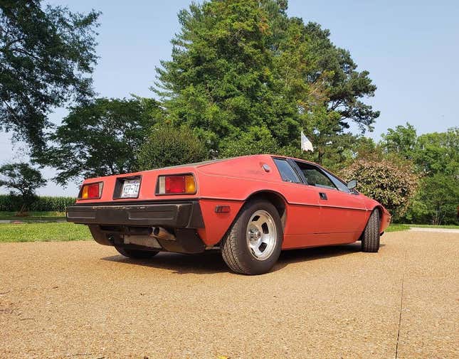 Bild für Artikel mit dem Titel „Bietet dieser Lotus Esprit S1 von 1977 für 28.000 US-Dollar etwas verblassten Ruhm?“