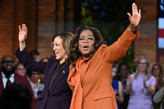 TOPSHOT - US Vice President and Democratic presidential candidate Kamala Harris joins US television producer Oprah Winfrey at a ‘Unite for America’ live streaming rally in Farmington Hills, Michigan, on September 19, 2024. 