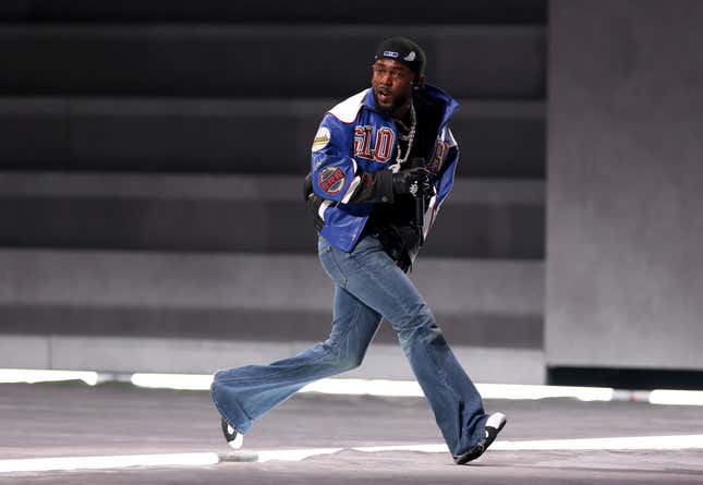 NEW ORLEANS, LOUISIANA - FEBRUARY 09: Kendrick Lamar performs onstage during Apple Music Super Bowl LIX Halftime Show at Caesars Superdome on February 09, 2025 in New Orleans, Louisiana. 