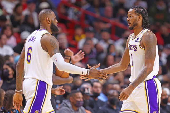 Trash Lakers show no class