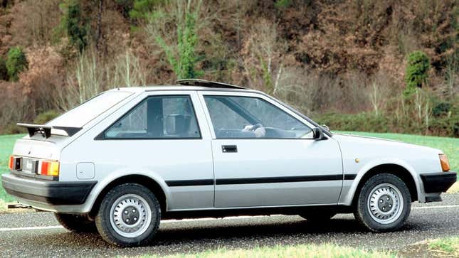 Image for article titled 20 of the most boring cars ever made