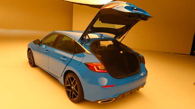 Image for article titled This Is The 2022 Honda Civic Hatchback And Yes It Comes With A Stick Shift