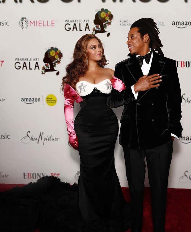 Image for article titled Our Favorite Looks from the WACO Wearable Art Gala by Tina Knowles Lawson and Richard Lawson [Updated]