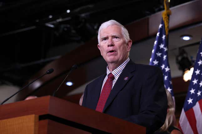 Image for article titled The Jan. 6 Rally Was Supposed to Be Peaceful. So Why Was Alabama Rep. Mo Brooks Wearing Body Armor?