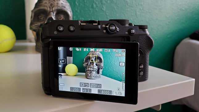 Image for article titled Nikon’s Z30 Vlogging Camera Is a Great Mirrorless Starter Pick