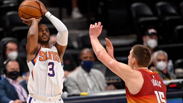 Image for article titled Phoenix Suns&#39; Guard Chris Paul Out Indefinitely Due to NBA&#39;s COVID-19 Health and Safety Protocols